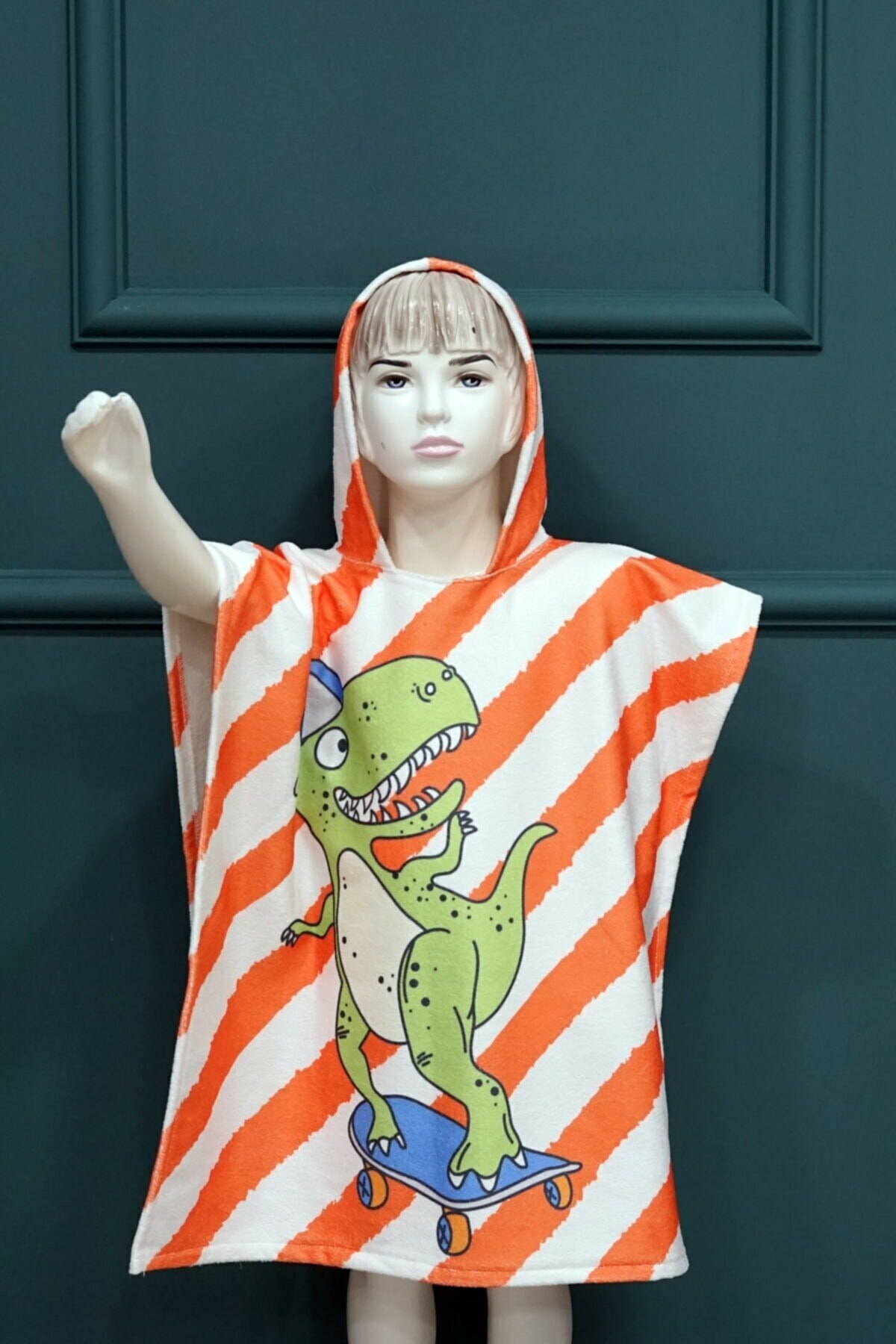 Erkek Çocuk Turuncu Beyaz Dinozor Desenli Plaj Havlusu Ölçüsü 60x120cm