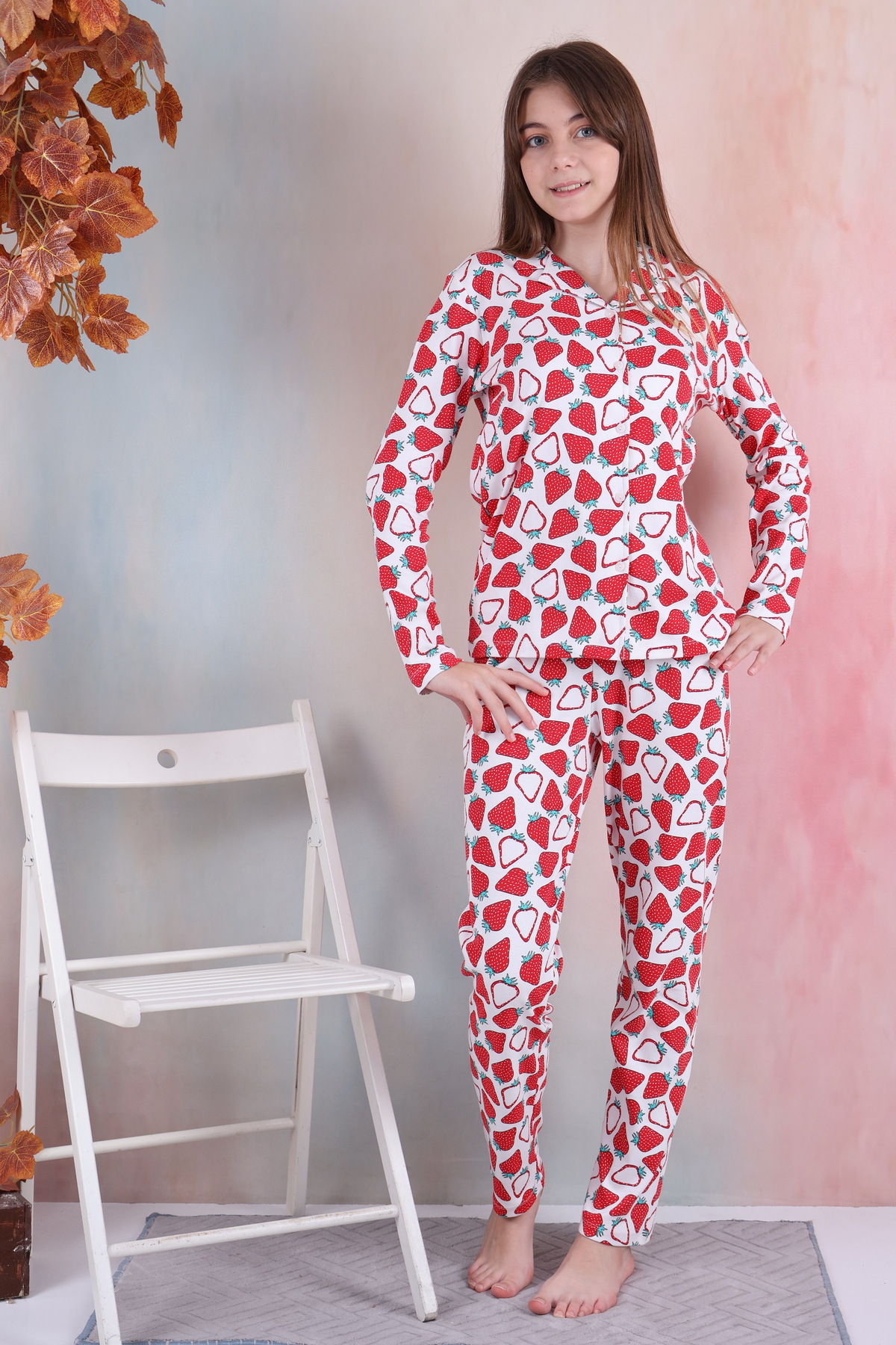 Kız Çocuk Kırmızı Beyaz Çilek Desenli Düğmeli Çocuk Pijama Takım